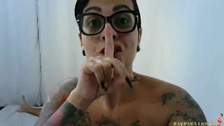 Ҡатын-ҡыҙҙар ике туған ағаһы просыпается, ул тамыу менән генә һөт һәм