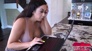 Sis Mani Mīl - Kiki Klout