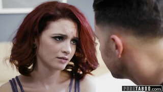 Dama De Companie Insistă Asupra Suge Pula In Baie Publică