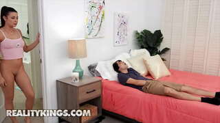 Reality Kings - RK Prim - Kylie Rachete, Ricky spaniolă - Sticky Seat