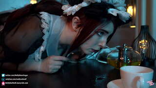 Horny үйлчлэгчийг