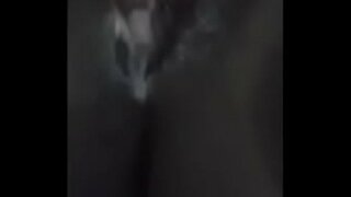 Bbw yn chwarae gyda pussy