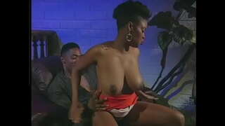 سیاه و سفید دیک مودار, هاردکور, معصوم, سبک سگی روی صندلی